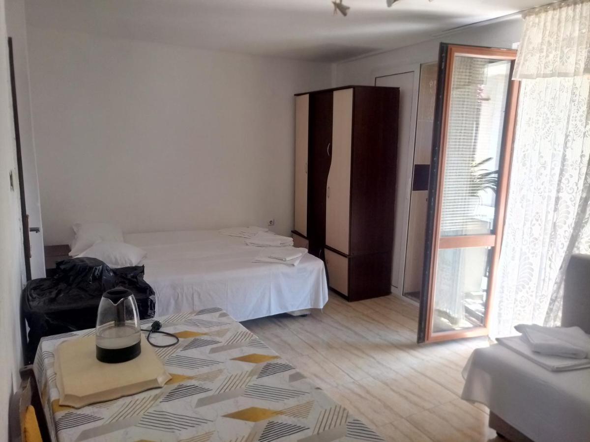 Farlalievi Guest House ソゾポル エクステリア 写真
