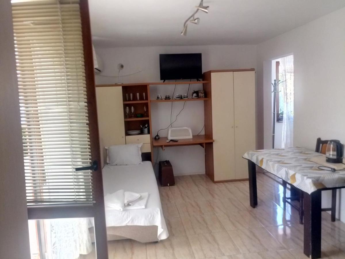 Farlalievi Guest House ソゾポル エクステリア 写真