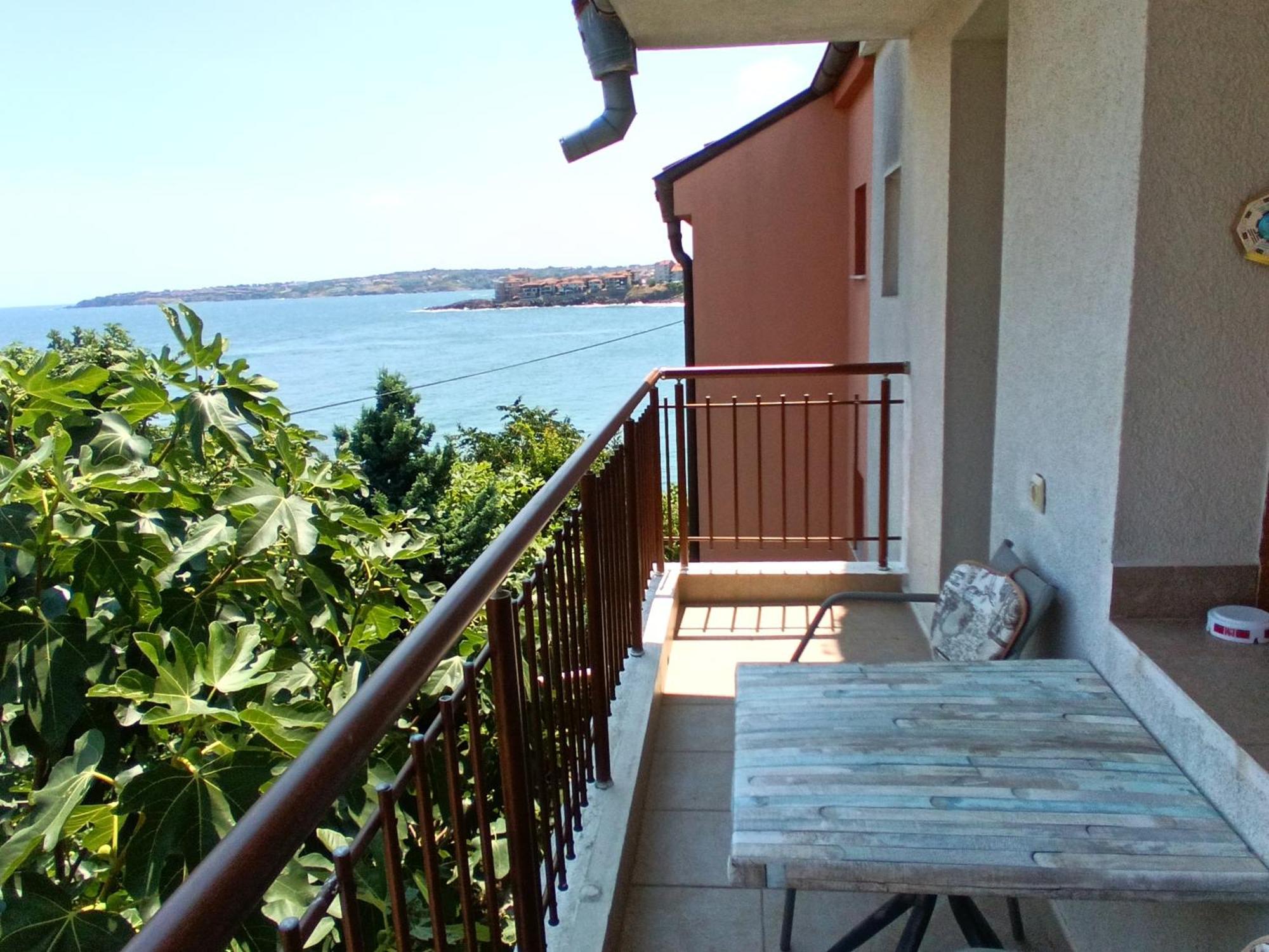 Farlalievi Guest House ソゾポル エクステリア 写真