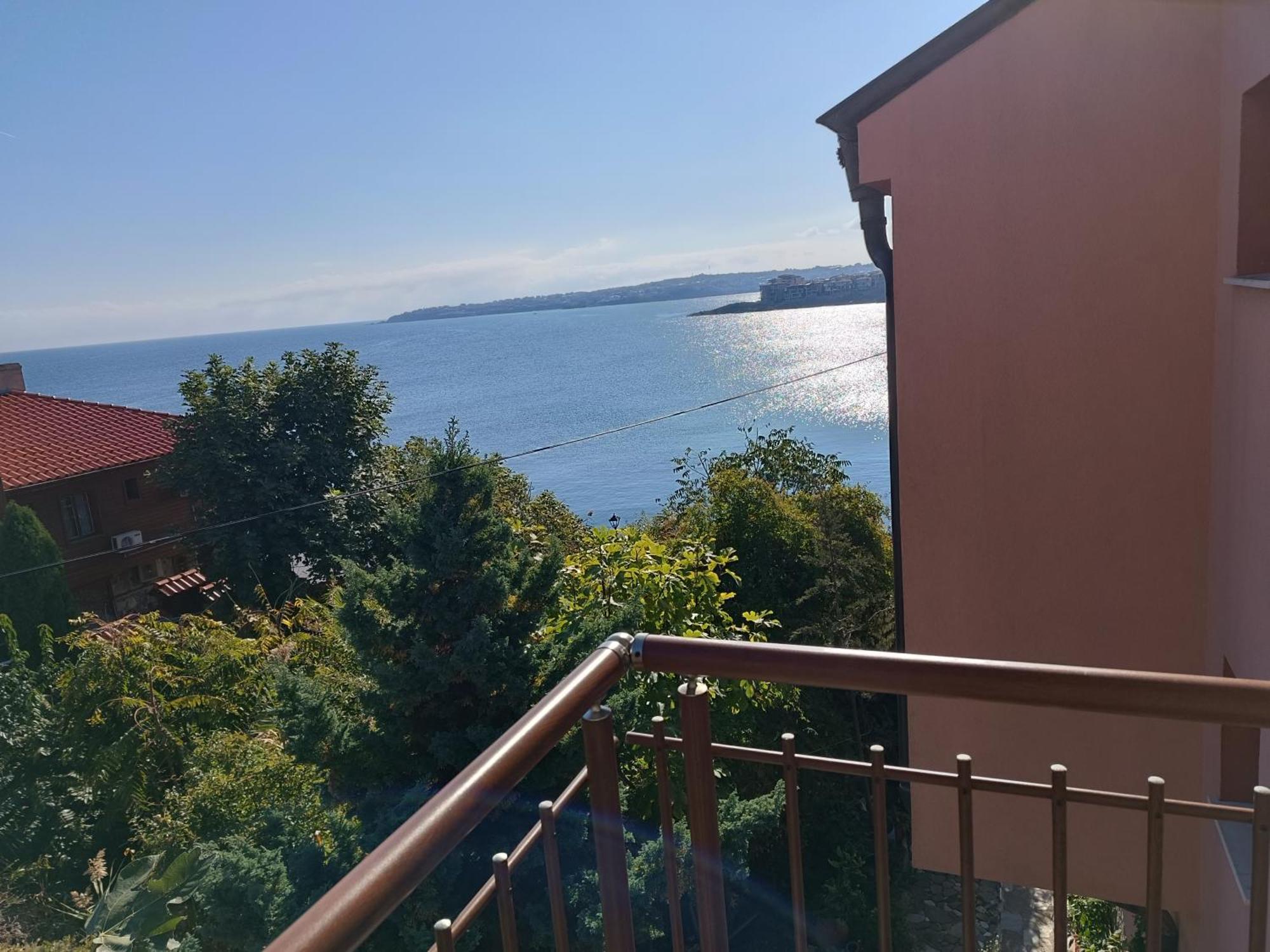 Farlalievi Guest House ソゾポル エクステリア 写真
