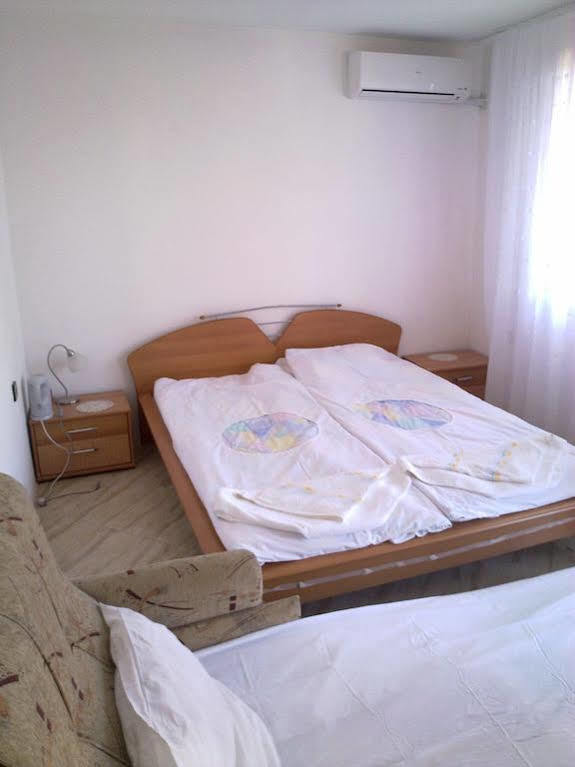 Farlalievi Guest House ソゾポル エクステリア 写真